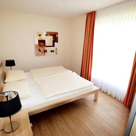 Reetdachhaus 3, Inkl 2 Parkplaetze * 费马恩